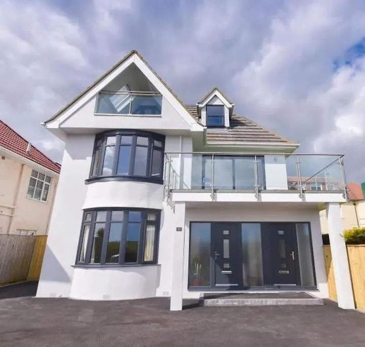 Bournecoast Clifftop Apartment - Sea Views-Fm6184 Bournemouth 0*,  United Kingdom