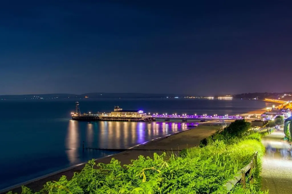Bournecoast Clifftop Apartment - Sea Views-Fm6184 Bournemouth