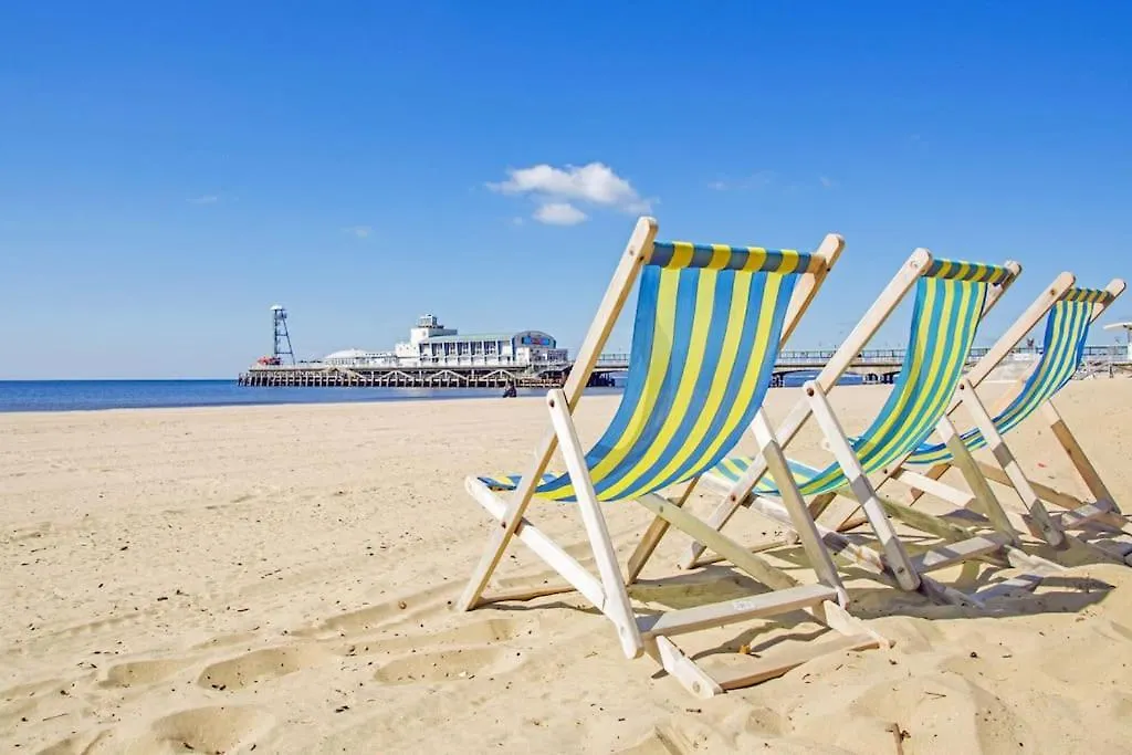 Bournecoast Clifftop Apartment - Sea Views-Fm6184 伯恩茅斯